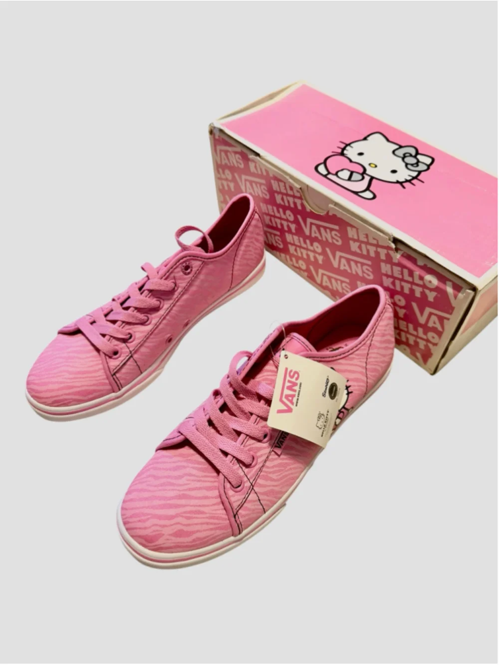 Women's Vans Hello Kitty Sneakers Size 7 Pink Zebra Print